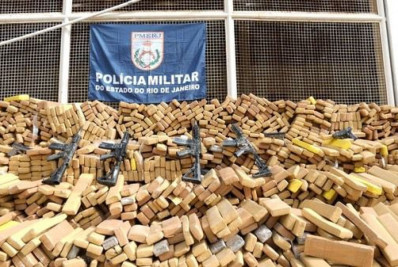 Polícia inicia incineração de 48 toneladas de maconha apreendida na maré