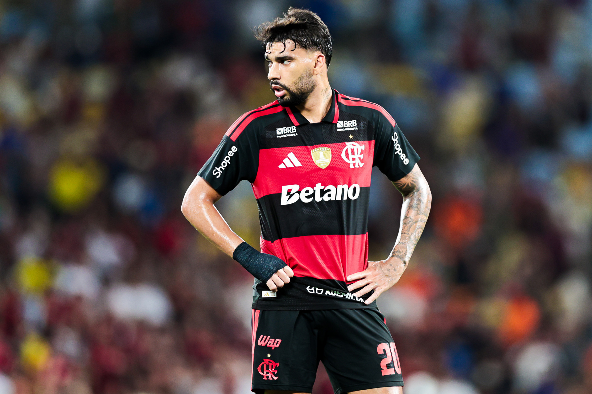 Lucas Paquet&aacute; ficou fora da &uacute;ltima convoca&ccedil;&atilde;o, mas &eacute; nome quase certo caso esteja recuperado de les&atilde;o - Gilvan de Souza/Flamengo