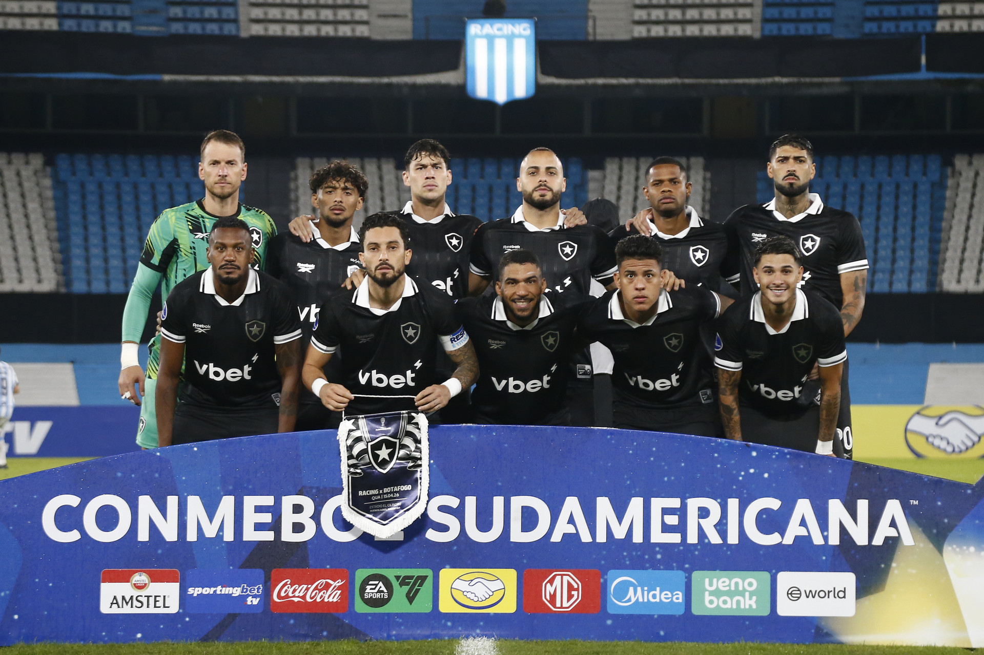 Racing ARG x BOTAFOGO pela Conmebol Sulamericana no Estadio Presidente Peron, 15 de Abril de 2026, Buenos Aires, Argentina. - Vítor Silva/Botafogo