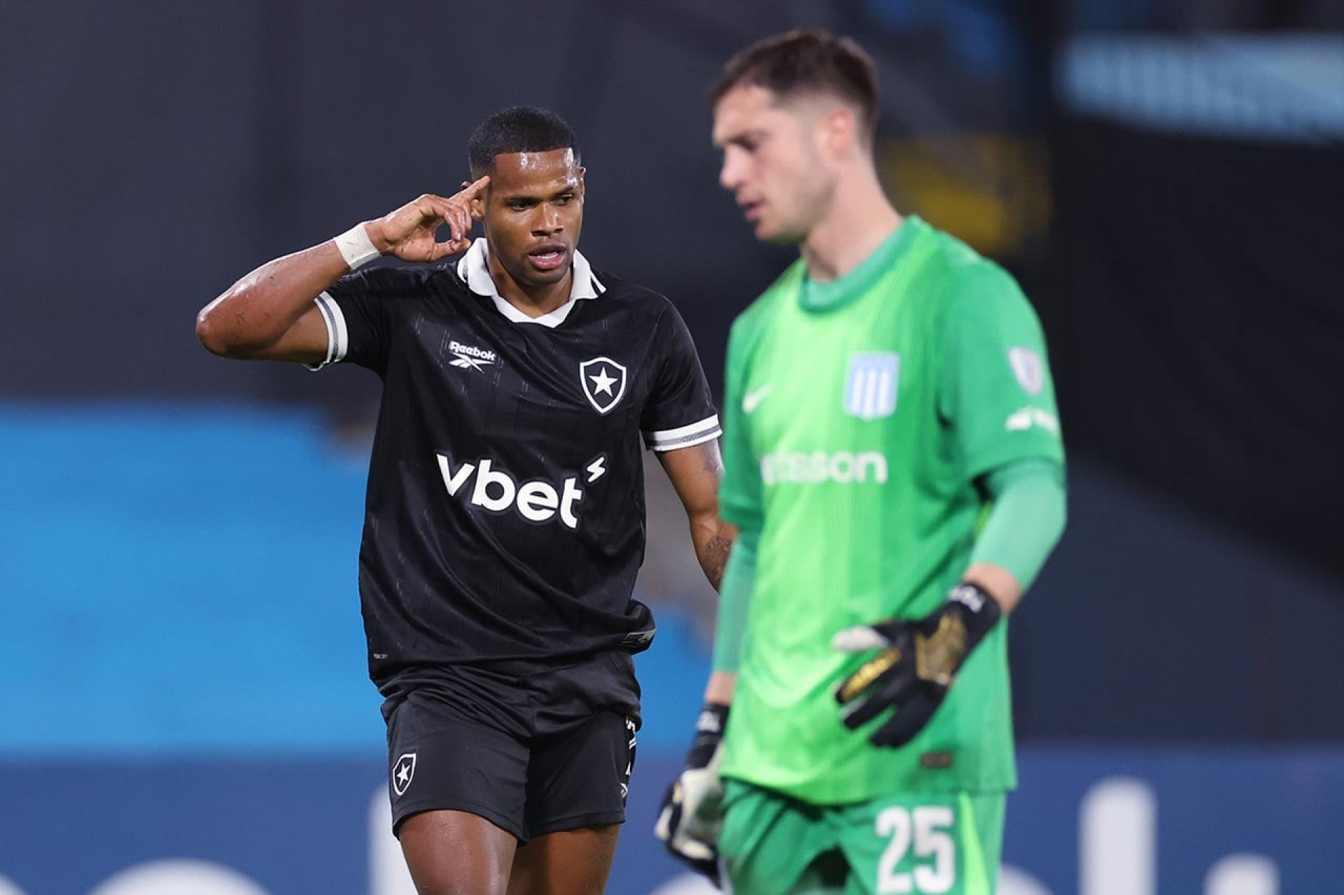 Botafogo encerra sequ&ecirc;ncia hist&oacute;rica do Racing