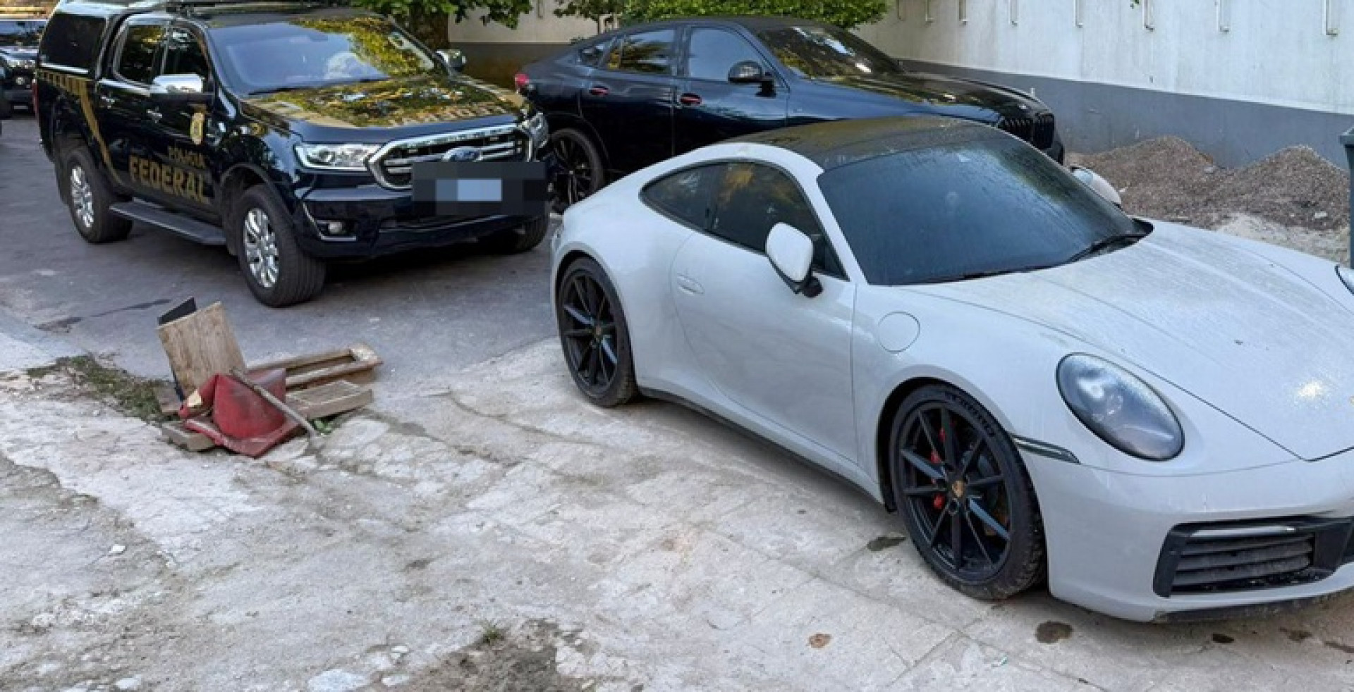 PF apreendeu carros de luxo na Operação Narcofluxo - Divulgação/Polícia Federal