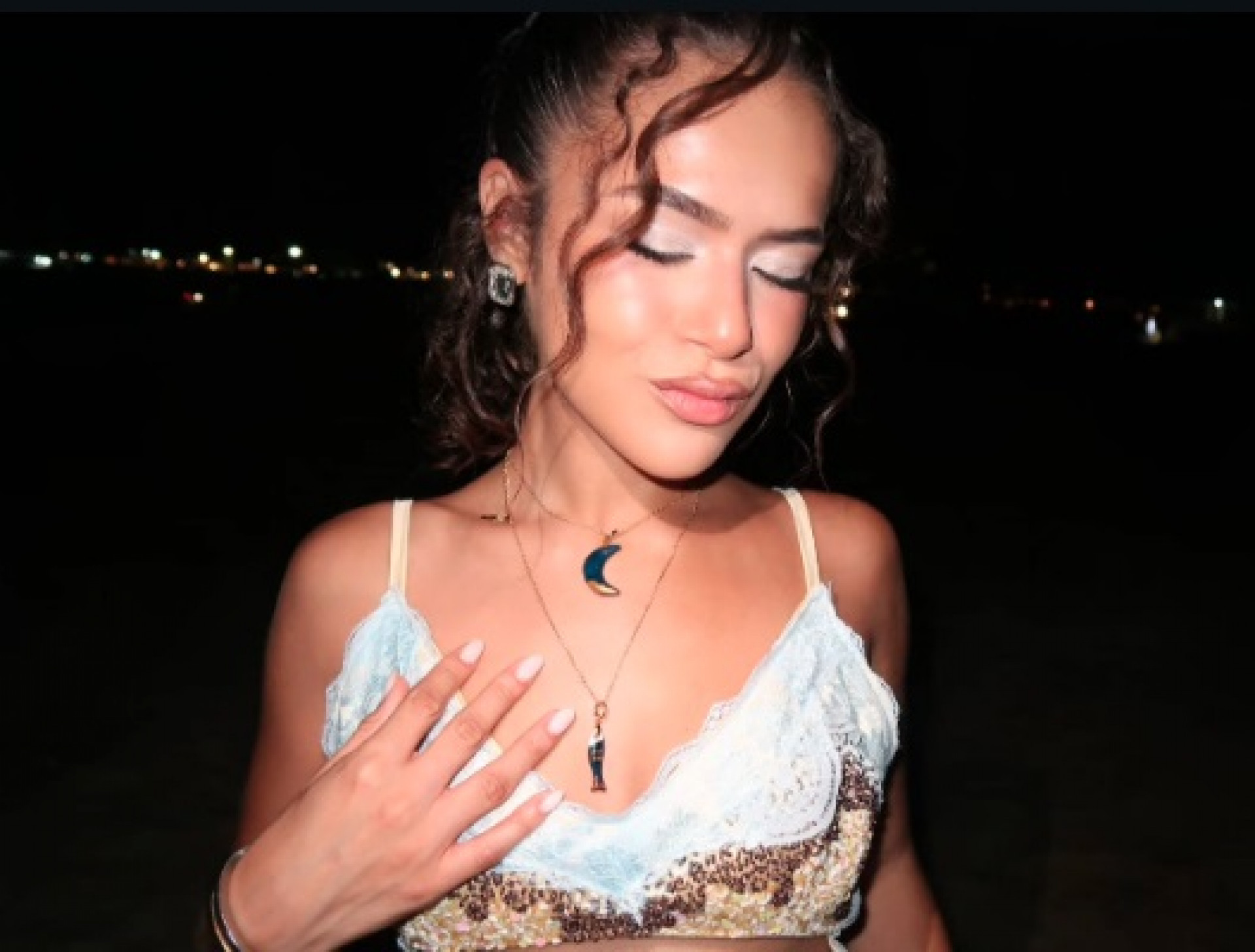 Maisa aposta no esmalte branco - Reprodução do Instagram