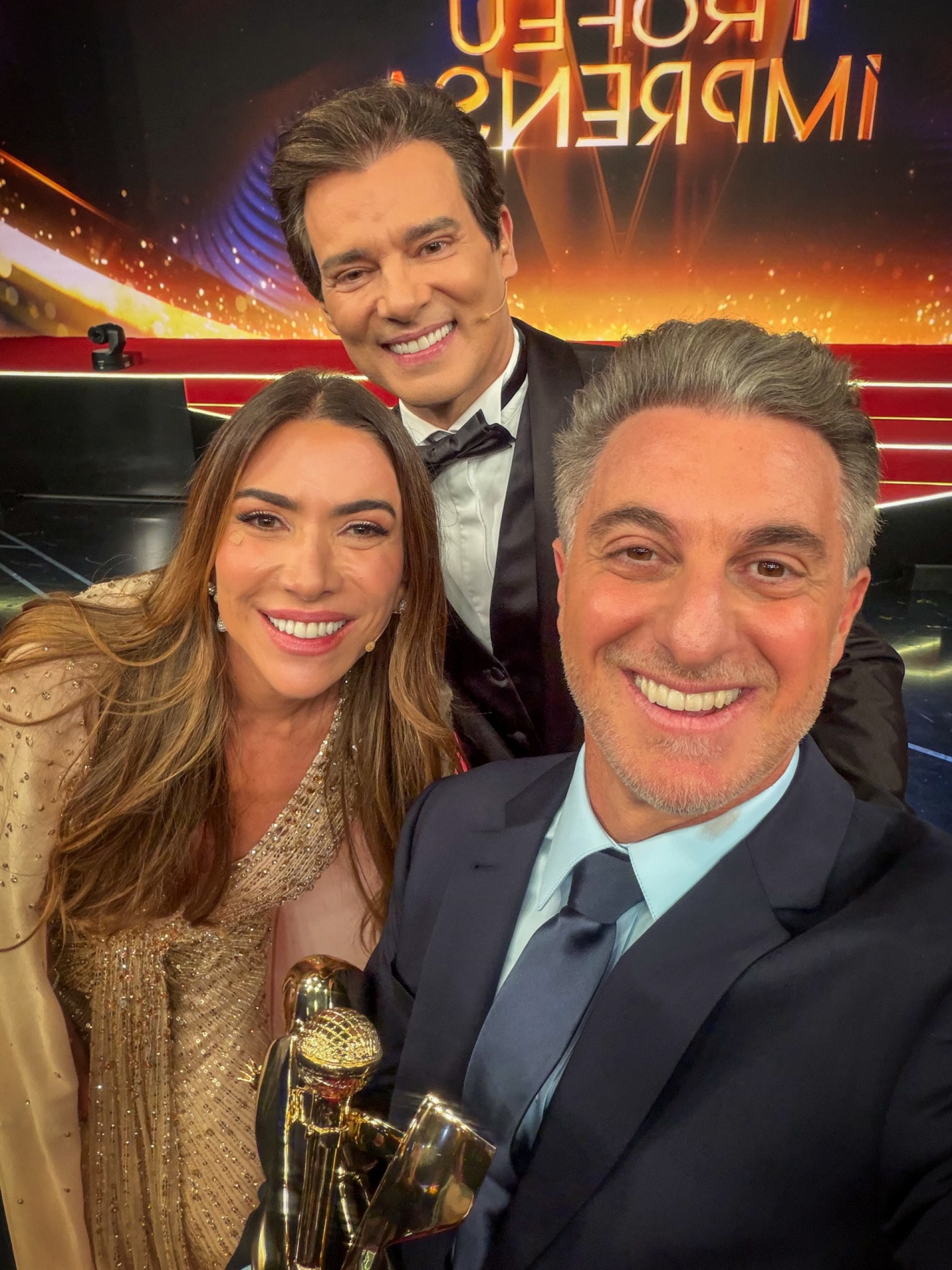 Huck aparece com Portiolli e Patrícia no SBT e brinca com 'metaverso' - Reprodução Instagram