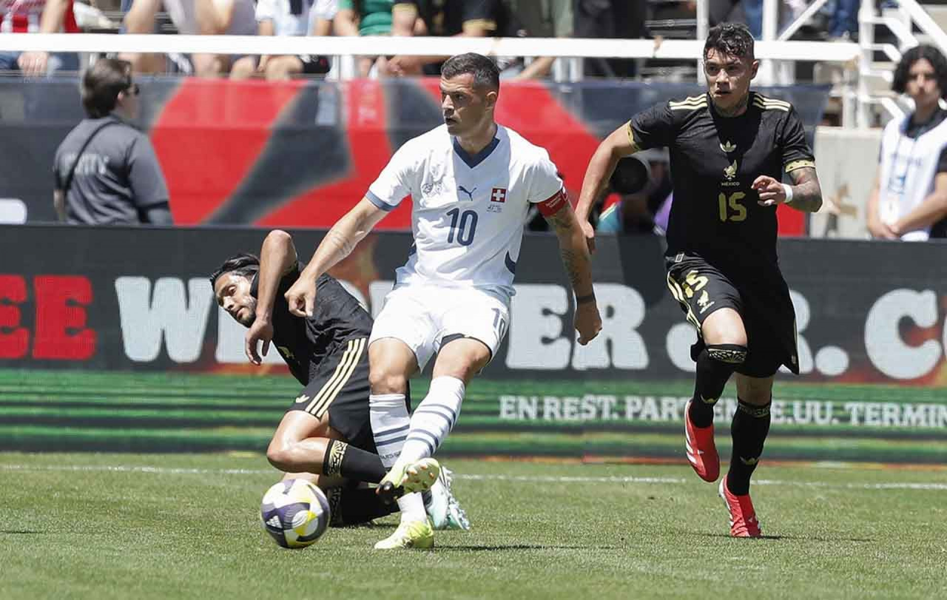 Feras da Copa: Granit Xhaka, o veterano l&iacute;der da Su&iacute;&ccedil;a