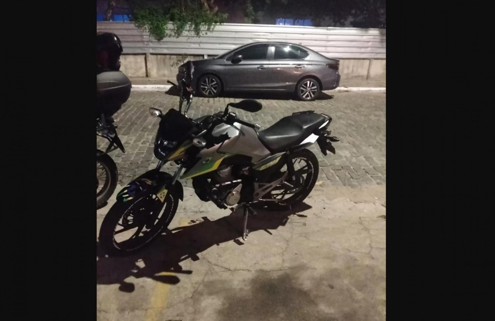 Moto roubada é recuperada em Arraial do Cabo