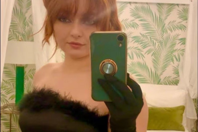 Policial é demitida após enviar fotos seminua em serviço