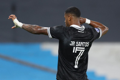 Agora no Botafogo, Júnior Santos já iguala número de gols de 2025