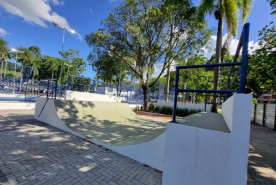 Município revitaliza praça no centro da cidade em parceria com o Estado