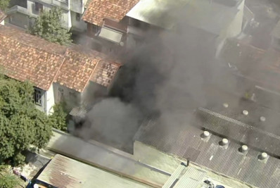 Incêndio atinge galpão em São Cristóvão