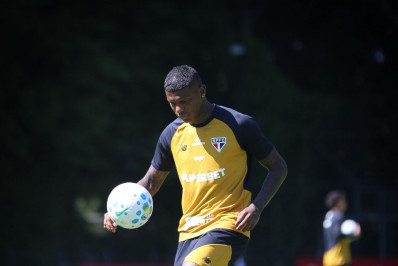 Alvo do Vasco, Arboleda falta a nova reapresentação, e São Paulo prepara rescisão