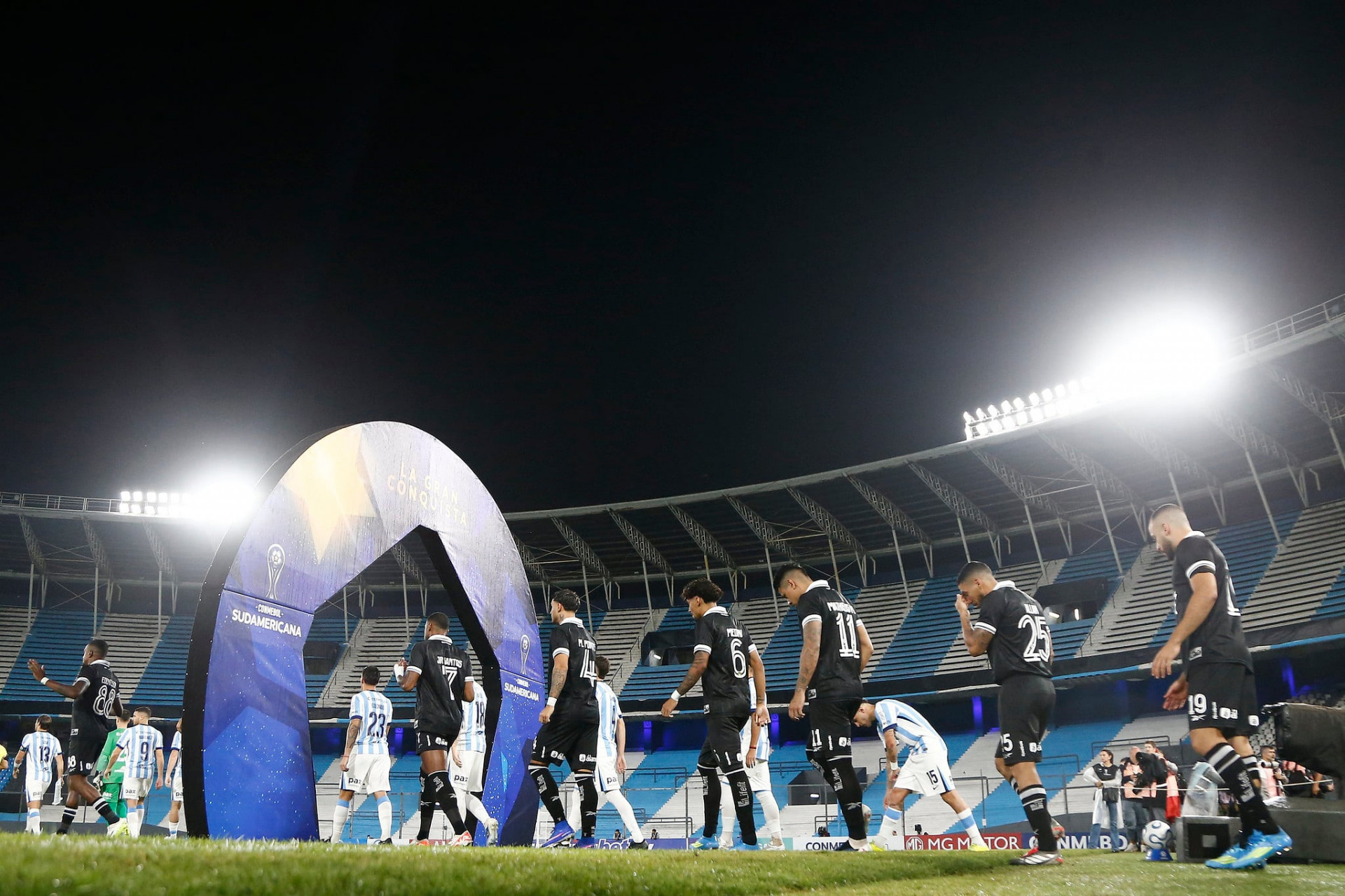 Franclim Carvalho come&ccedil;a a entender o elenco do Botafogo