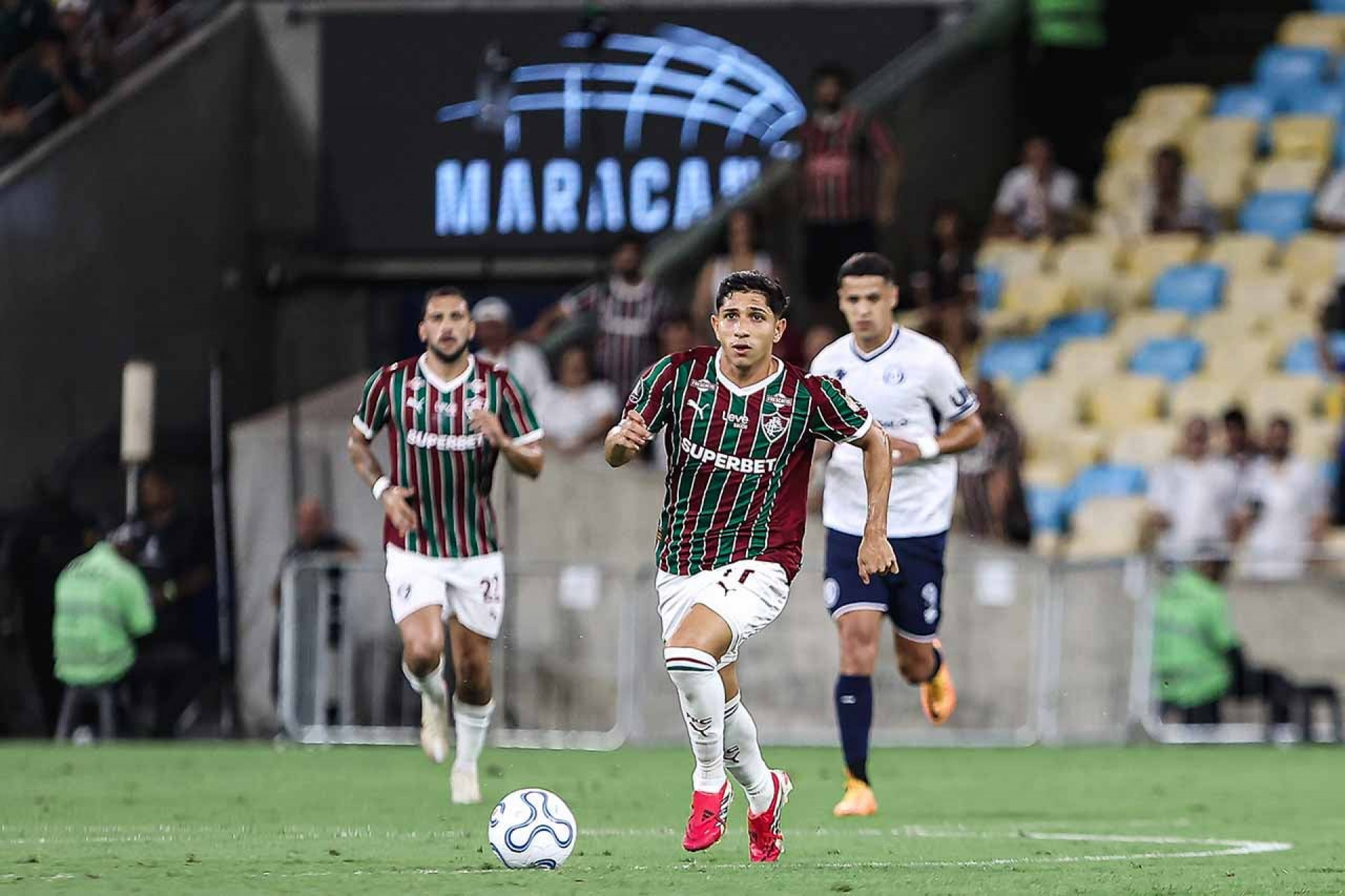 Defesa do Fluminense foi vazada em 90% dos &uacute;ltimos jogos em casa da fase de grupos da Libertadores