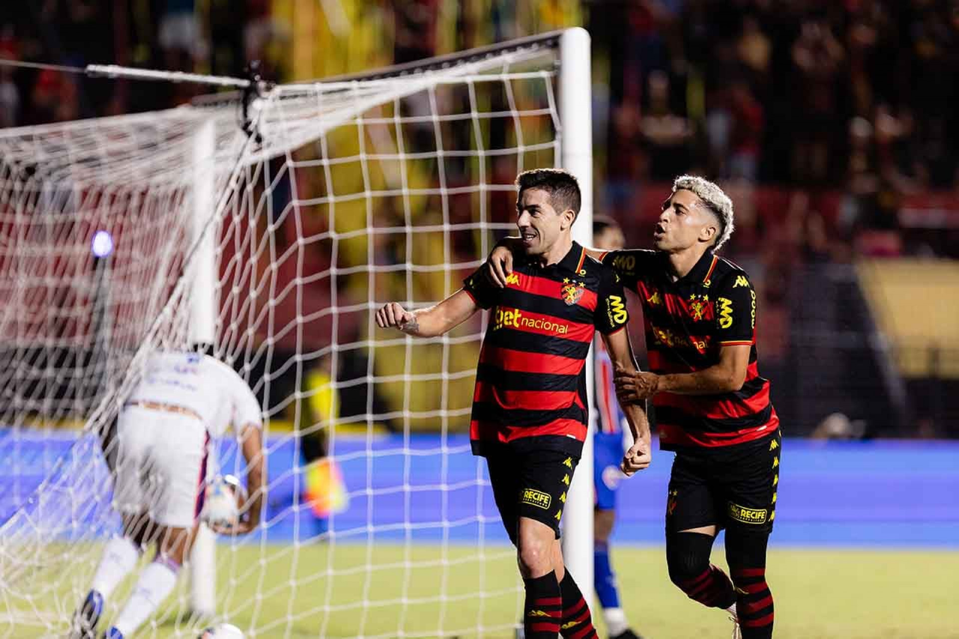 Sport atropela Maranh&atilde;o e se garante no mata-mata do Nordest&atilde;o