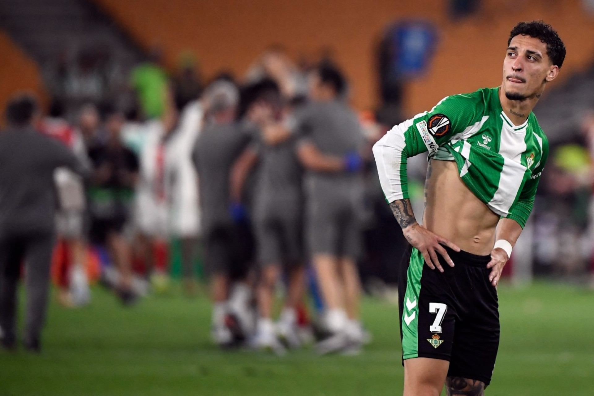 Antony marca, mas Betis perde para o Braga e é eliminado na Liga Europa