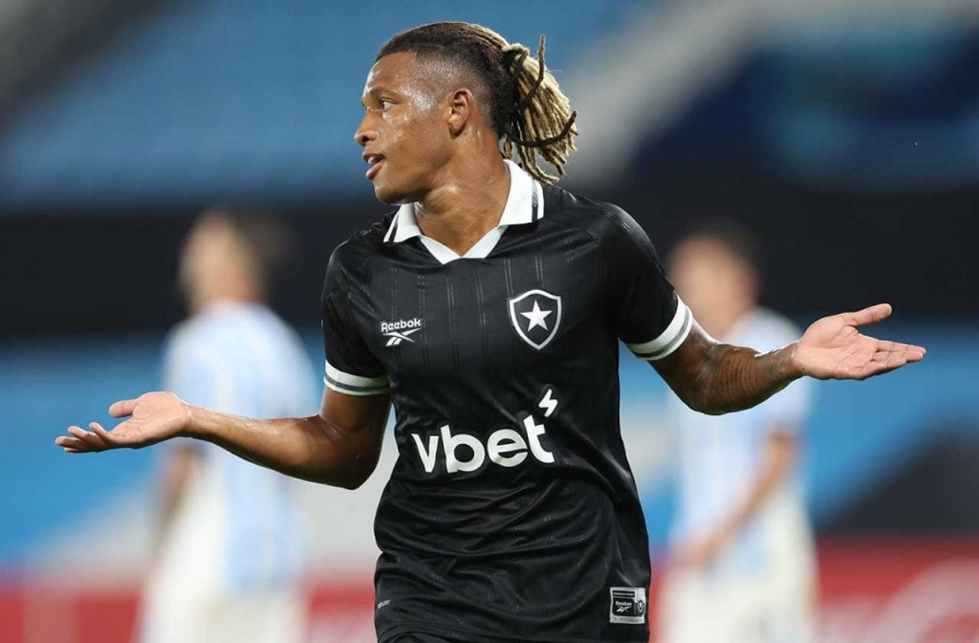 Danilo, do Botafogo, vive temporada com mais gols na carreira