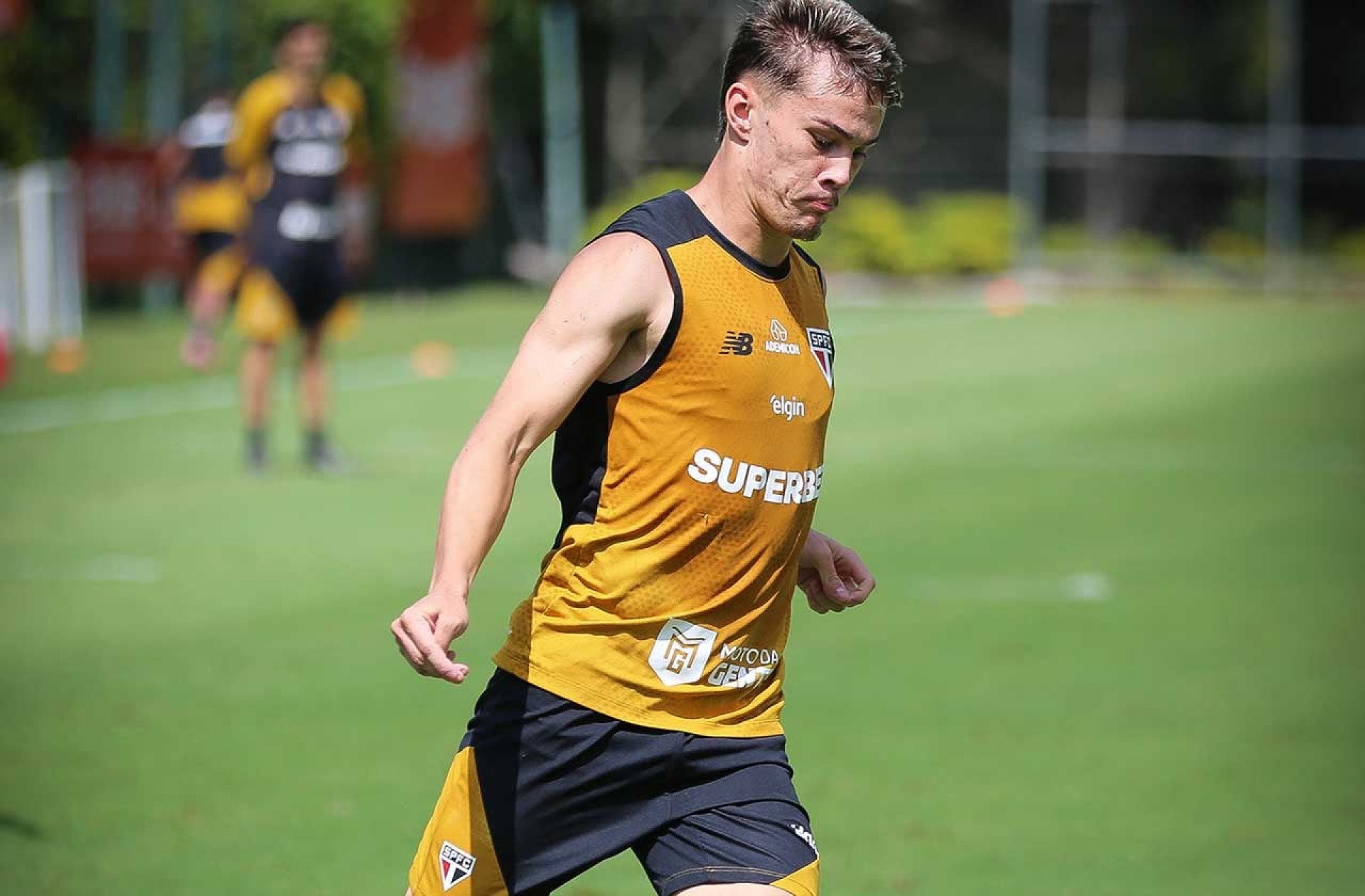 Cria de Cotia impressiona Roger e pode ganhar chances no S&atilde;o Paulo