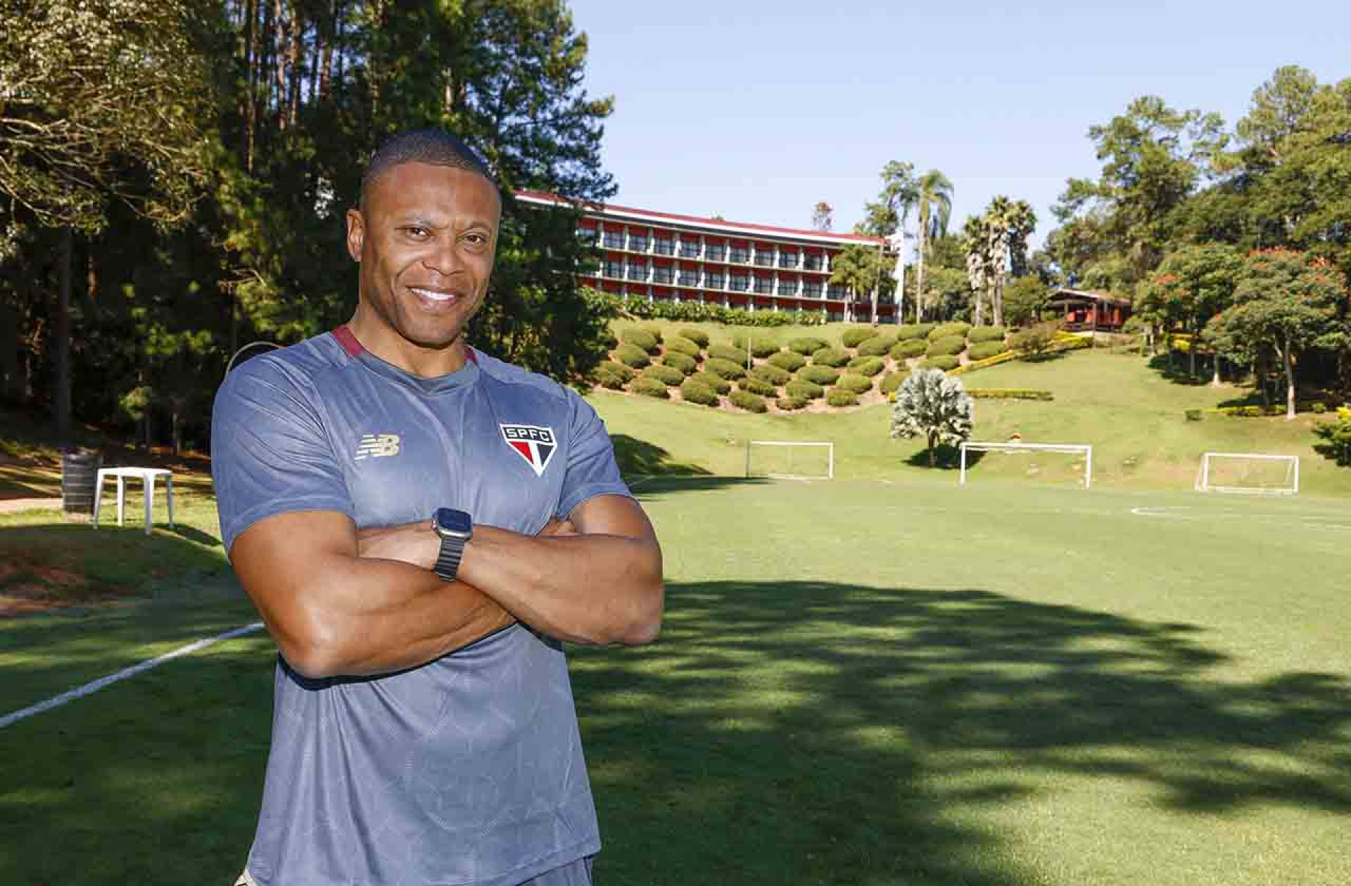 S&atilde;o Paulo anuncia J&uacute;lio Baptista como novo t&eacute;cnico do Sub-20