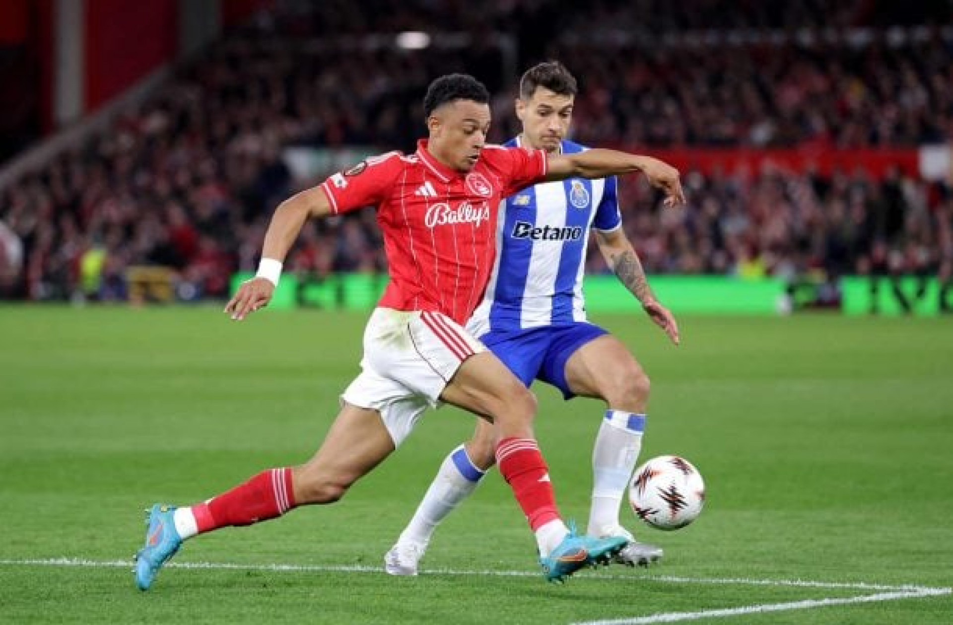 Nottingham Forest vence o Porto e avan&ccedil;a &agrave; semifinal da Liga Europa