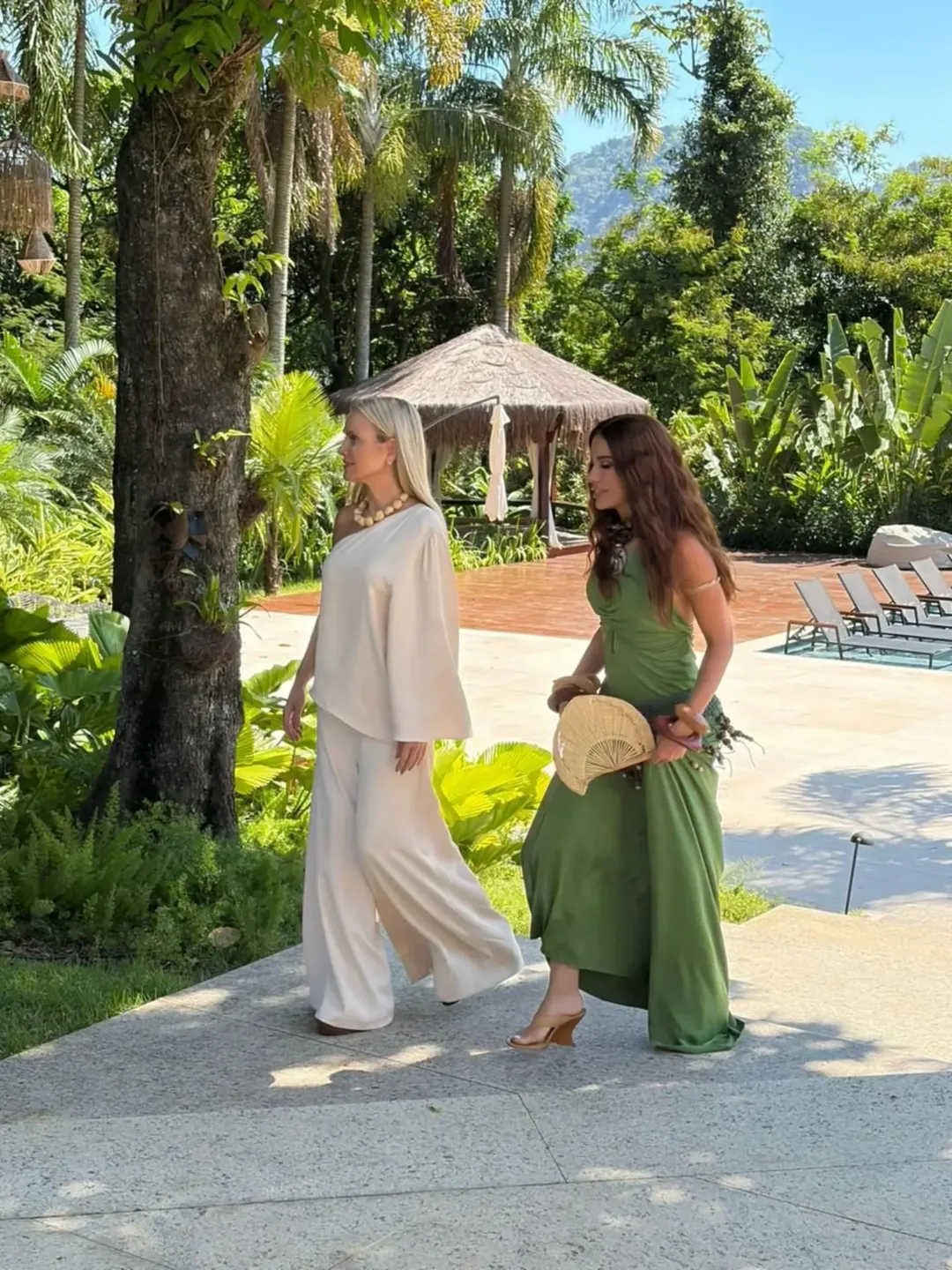 Anitta mostrou detalhes da nova residência para Eliana  - Reprodução/Instagram 