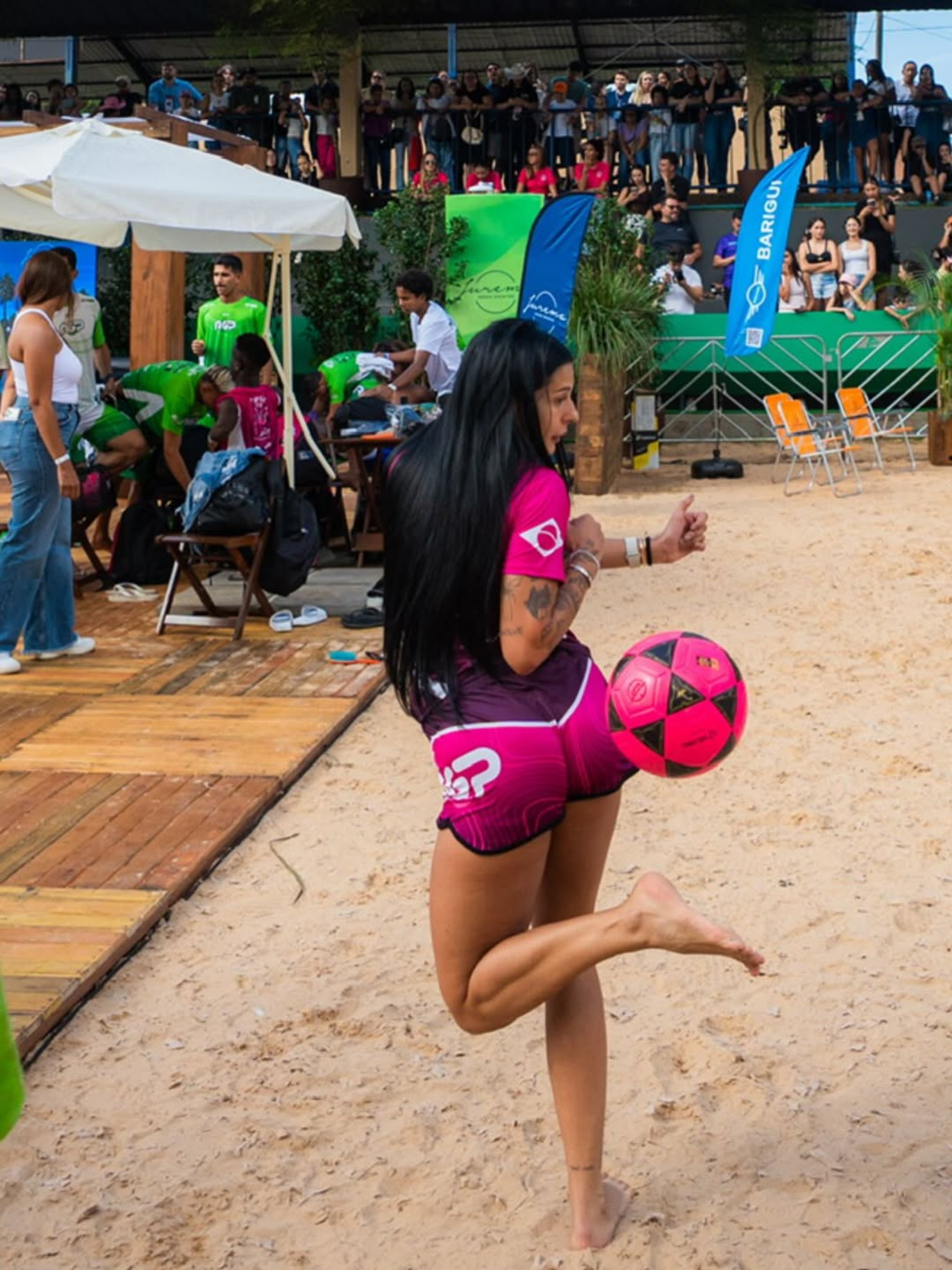 Ana Castela exibiu habilidade em partida de futevôlei  - Reprodução/Instagram 