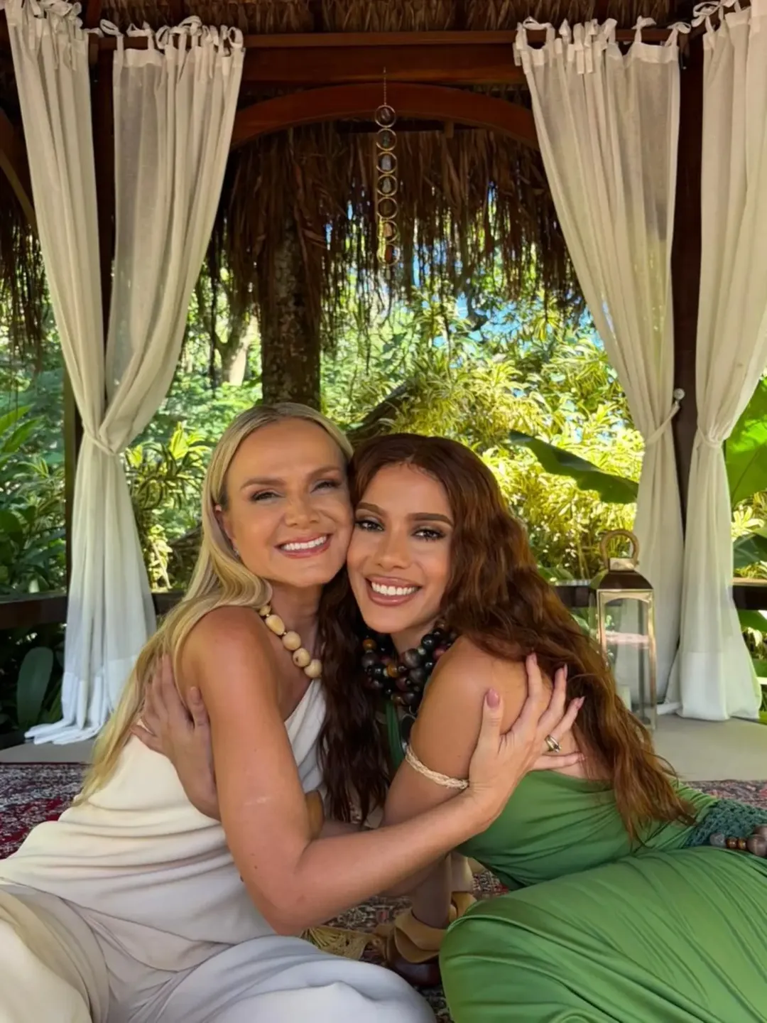 Eliana compartilhou fotos de entrevista com Anitta  - Reprodução/Instagram 