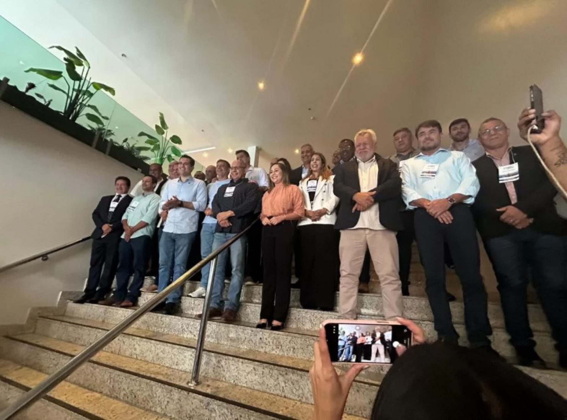 Prefeitos e autoridades se reuniram em Cabo Frio para debater os royalties. - Reprodução/ RCFM