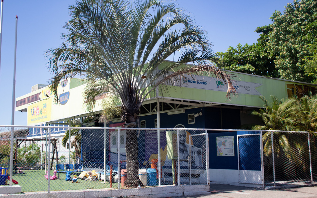 Aylla deu entrada na unidade com dores na gengiva