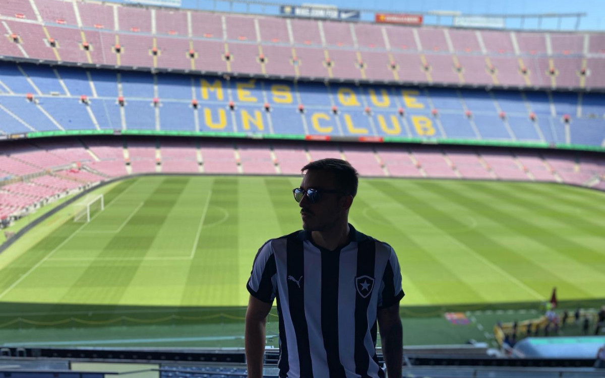 Igor Aguiar ostentava viagens internacionais nas redes sociais - Rede Social