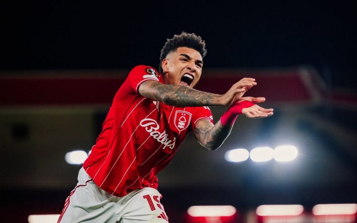 Ex-Botafogo e artilheiro da Liga Europa tenta quebrar jejum de clube inglês