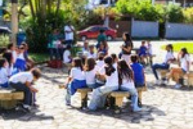 Programa de Educação Ambiental promove cidadania nas praças de Angra