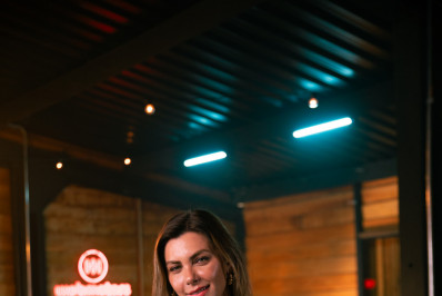 Leticia Datena completa uma década de carreira focada no automobilismo: 'Me orgulho'