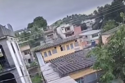 Tiroteio entre PMs e criminosos assusta moradores durante ação da prefeitura na Praça Seca