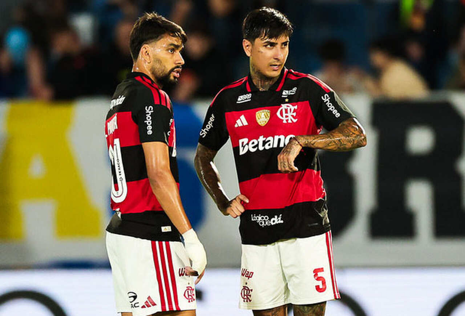 Pulgar, do Flamengo, pega quatro jogos de suspens&atilde;o