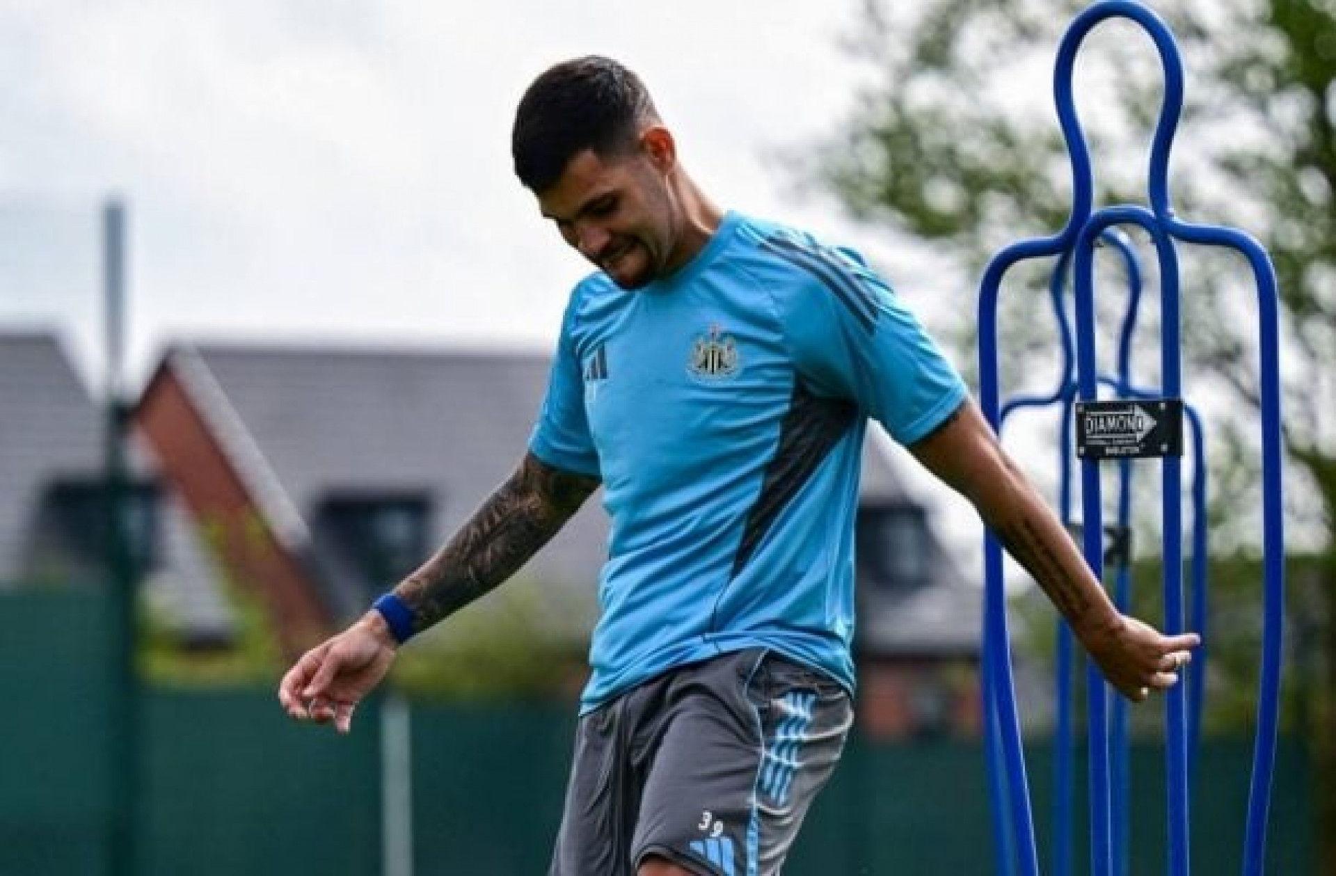 Bruno Guimar&atilde;es retorna ao Newcastle ap&oacute;s les&atilde;o