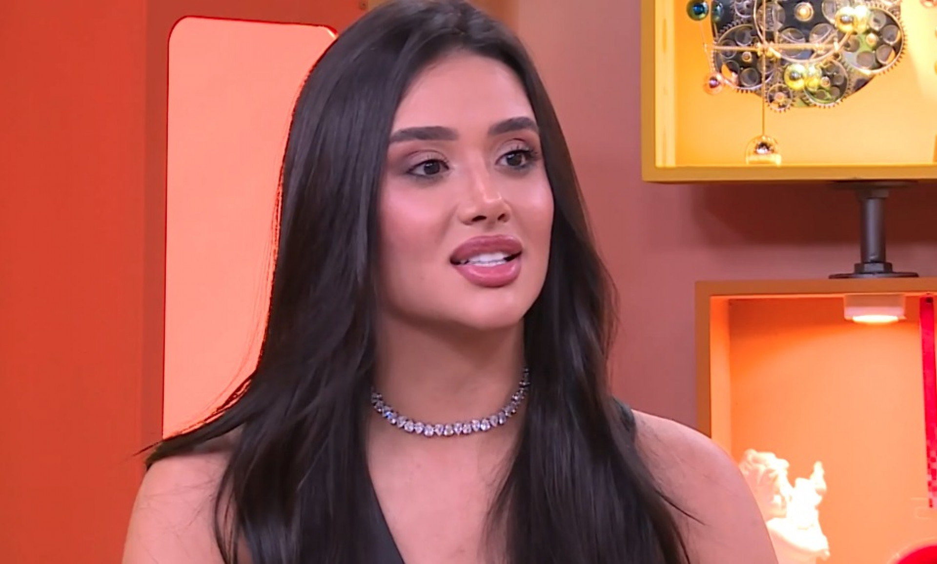 Jordana - Reprodução de vídeo