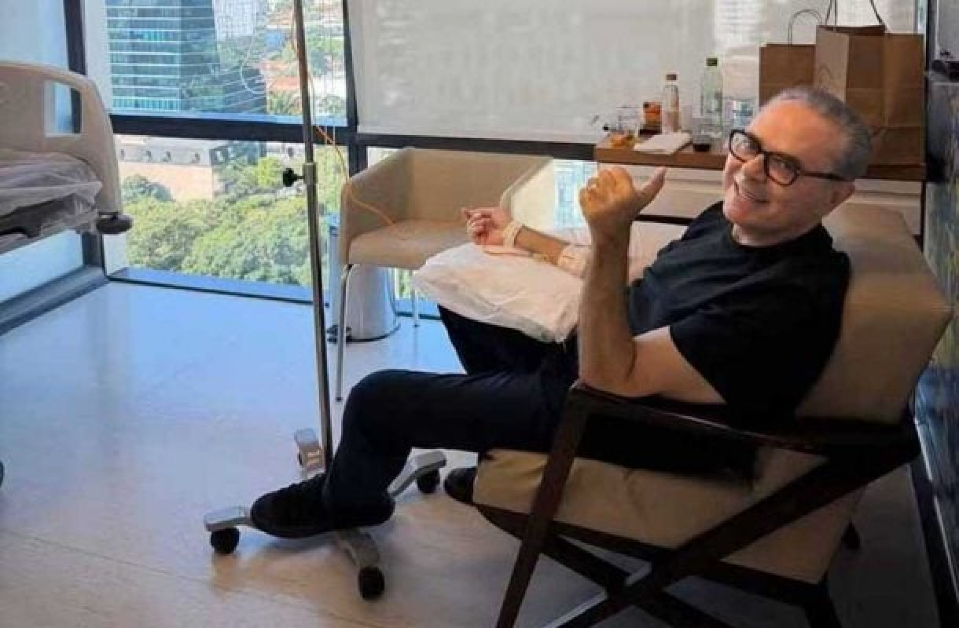 Luis Roberto relata primeiro dia de tratamento ap&oacute;s diagn&oacute;stico de neoplasia cervical