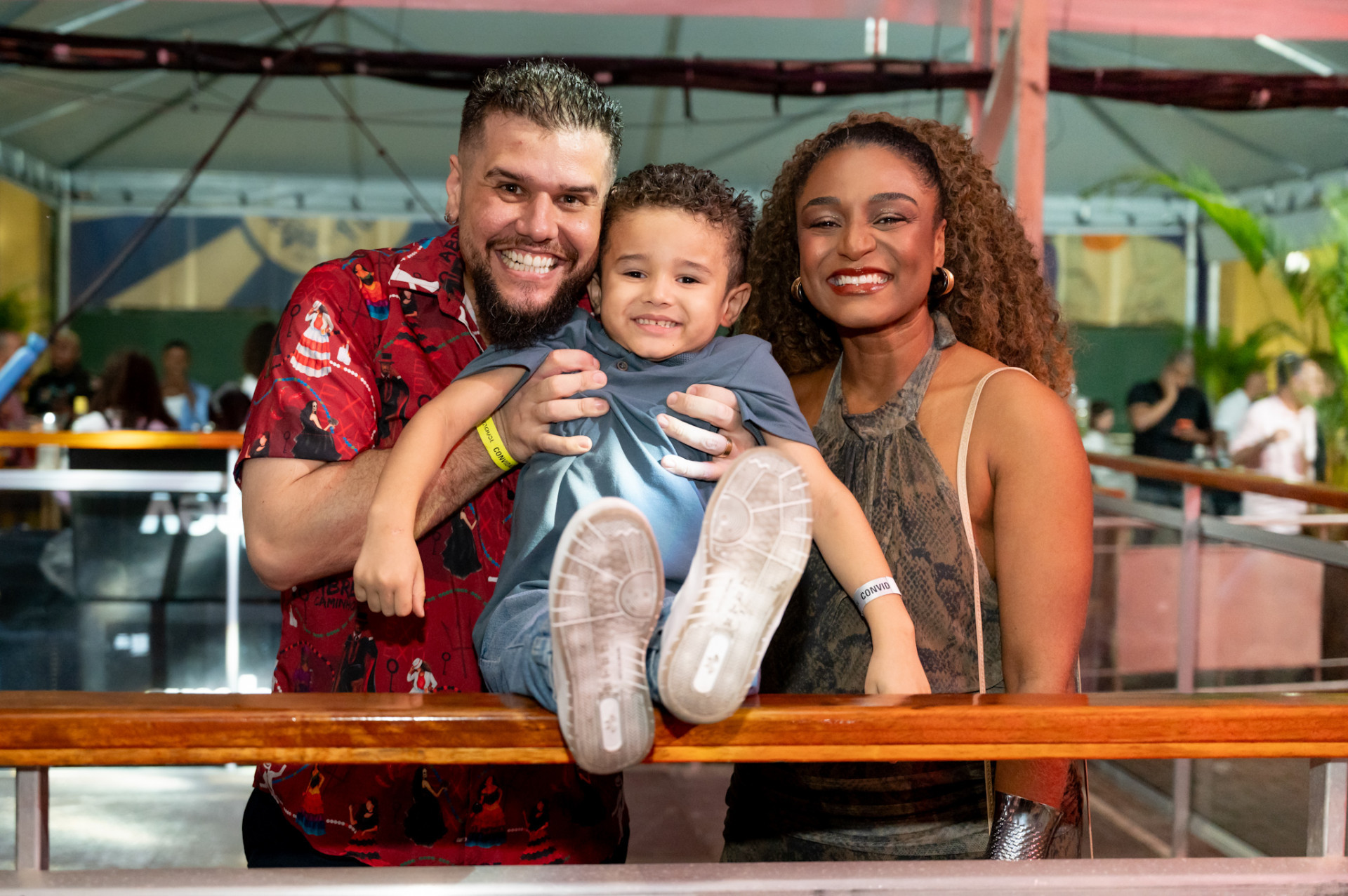 Mestre Macaco Branco da Vila Isabel e a família  - Nilton Santos / Brazil News