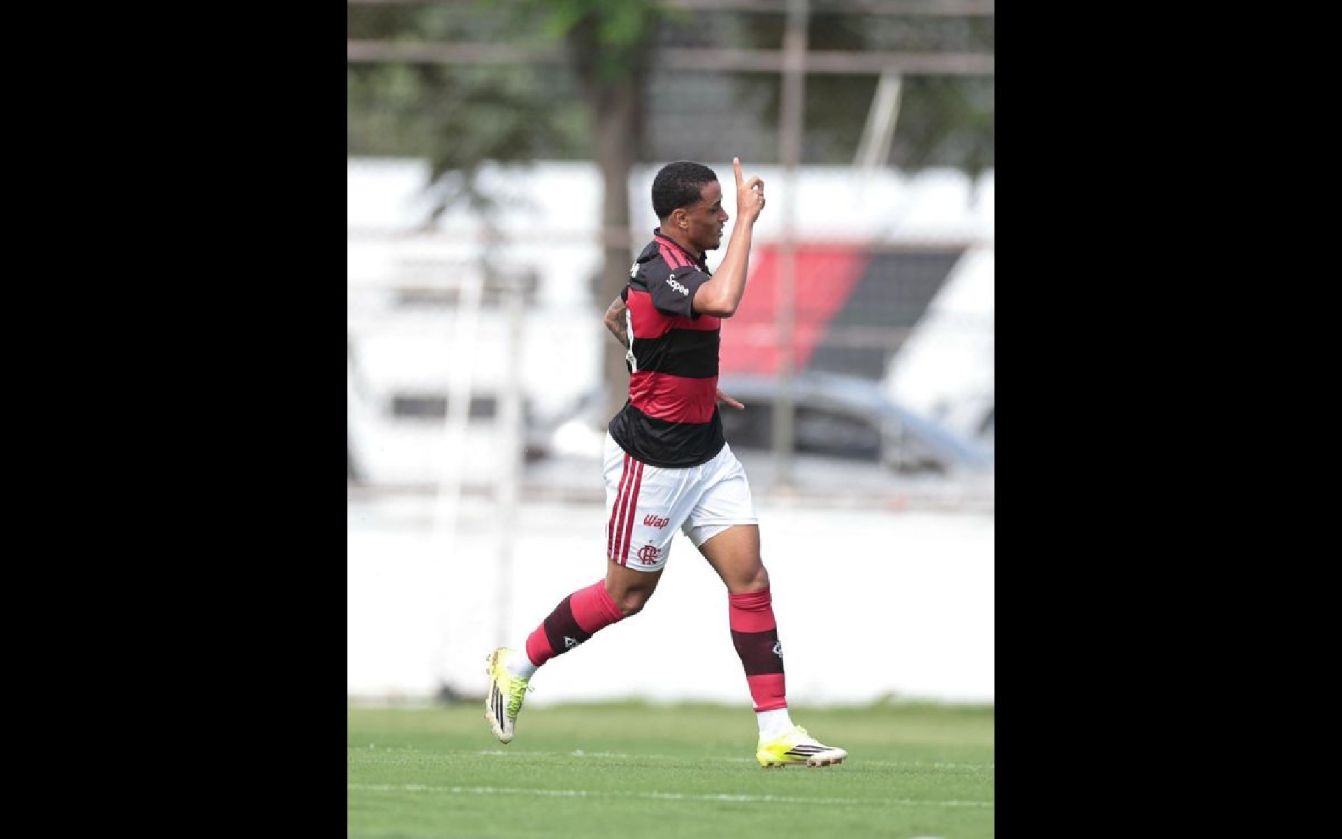 Flamengo pode perder jovem promessa de graça para clube europeu; entenda