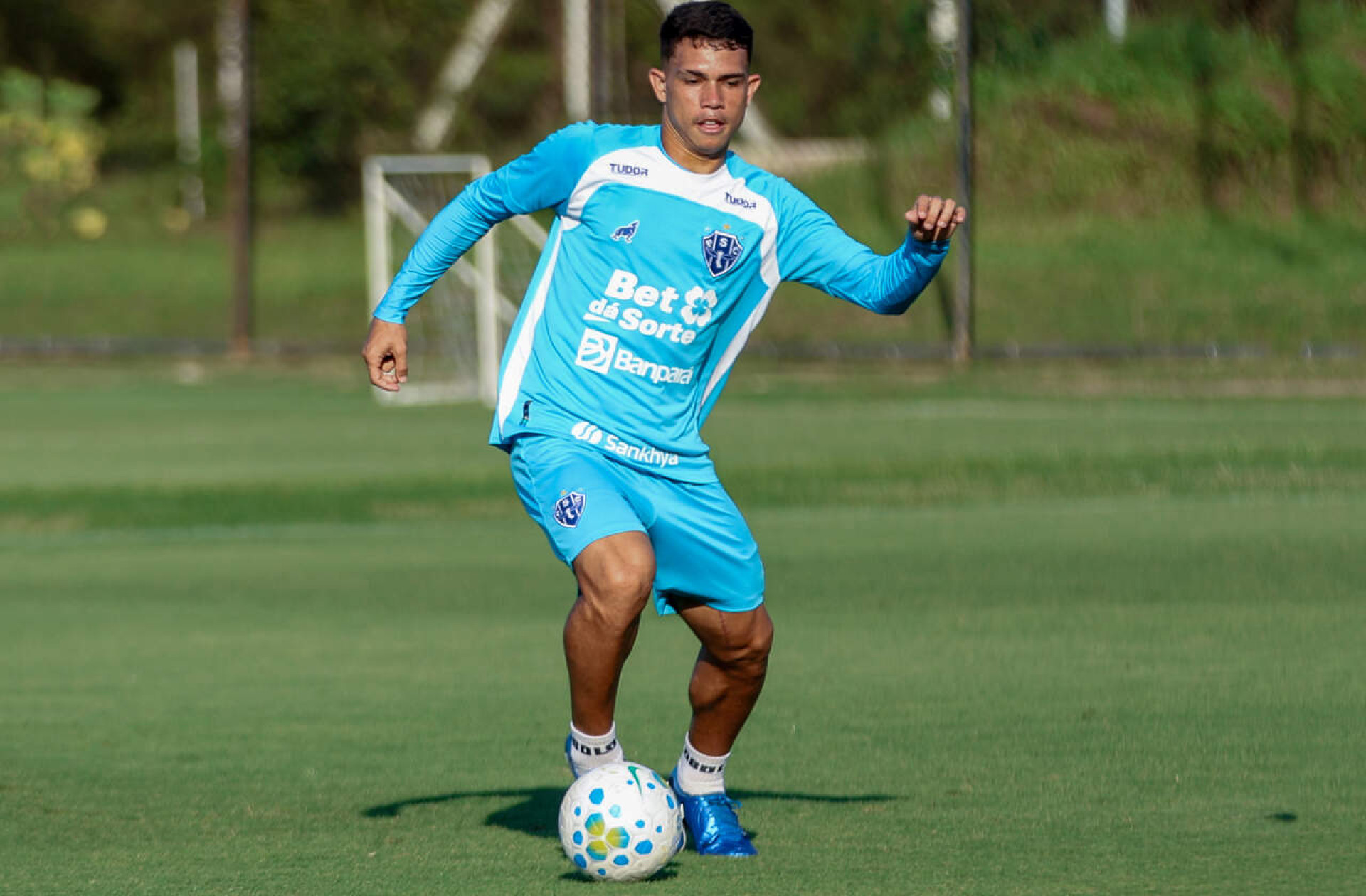 Flamengo anuncia contrata&ccedil;&atilde;o de Pedro Henrique