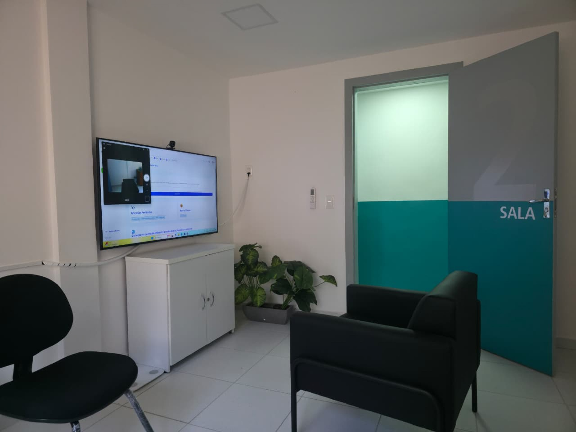 O local funciona como uma clínica física e digital - Divulgação / Light