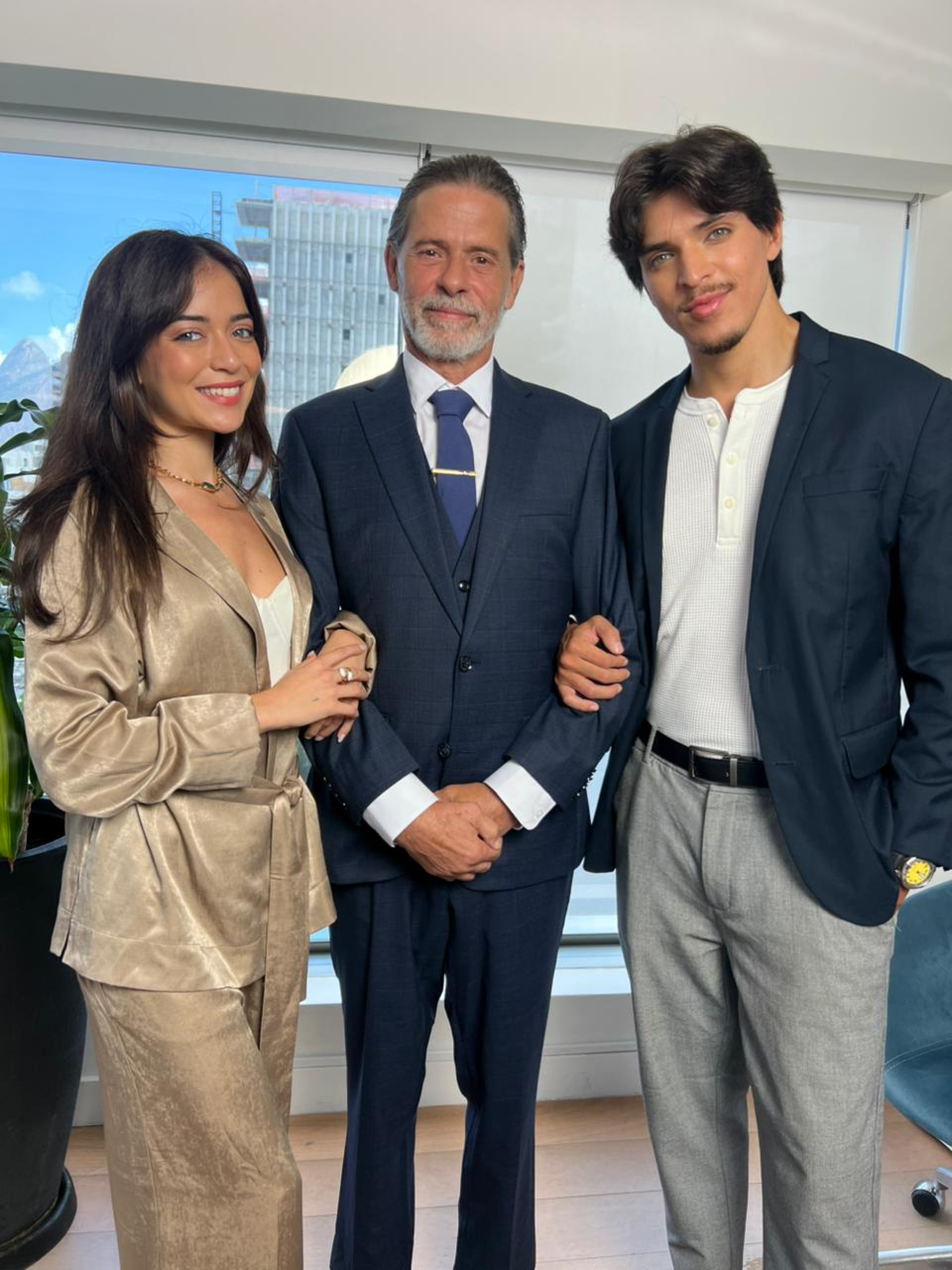  A Vida Dupla de uma Herdeira Bilion&aacute;ria &eacute; novo projeto de novela vertical - Divulga&ccedil;&atilde;o