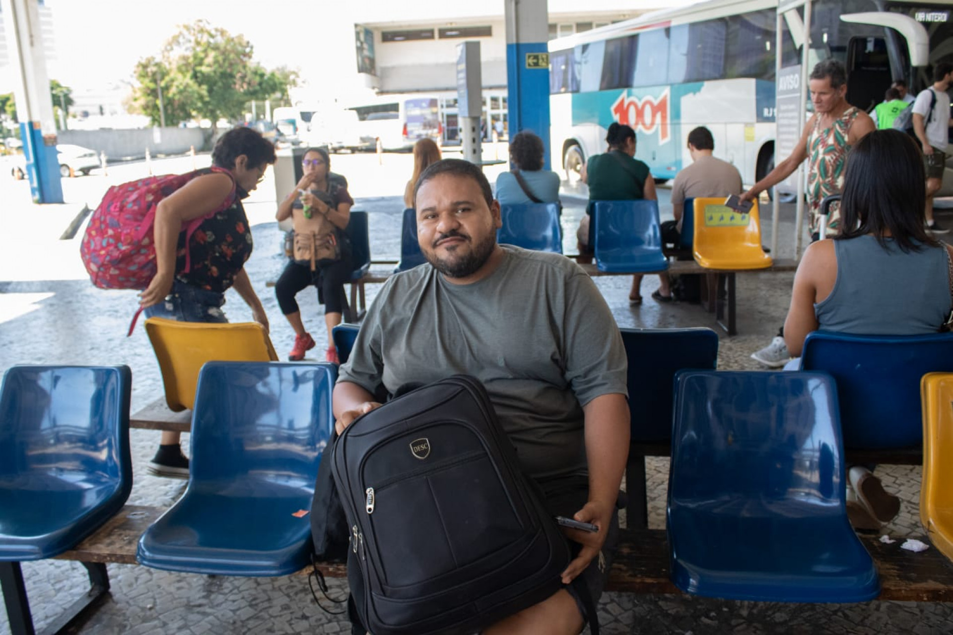 Maicon Guimarães vai para Búzios com os amigos durante o feriado - Érica Martin / Agência O Dia