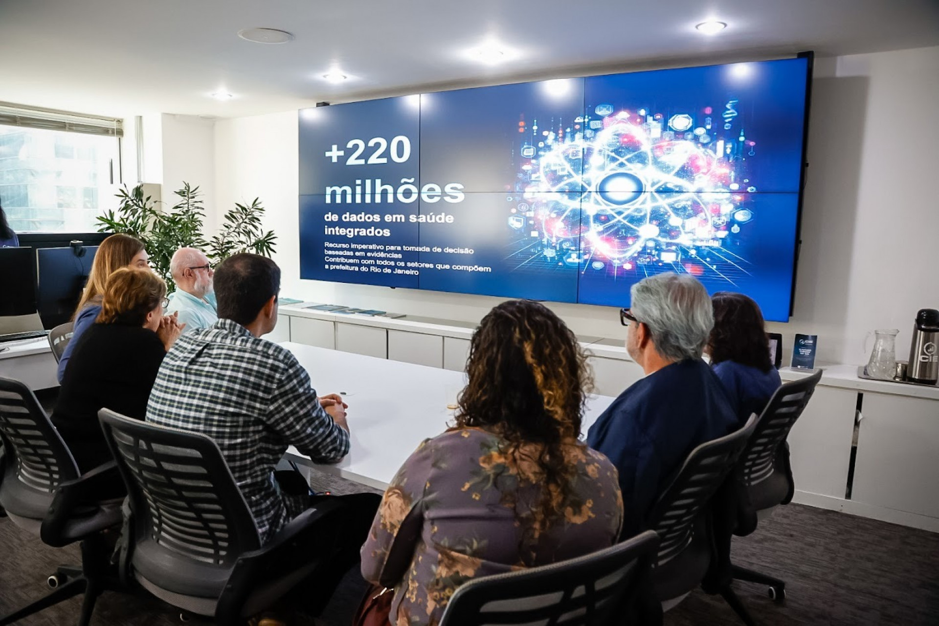 Centro de Inteligência Epidemiológica (CIE) reúne dados da saúde em painéis interativos e públicos - Divulgação/SMS-Rio/Edu Kapps