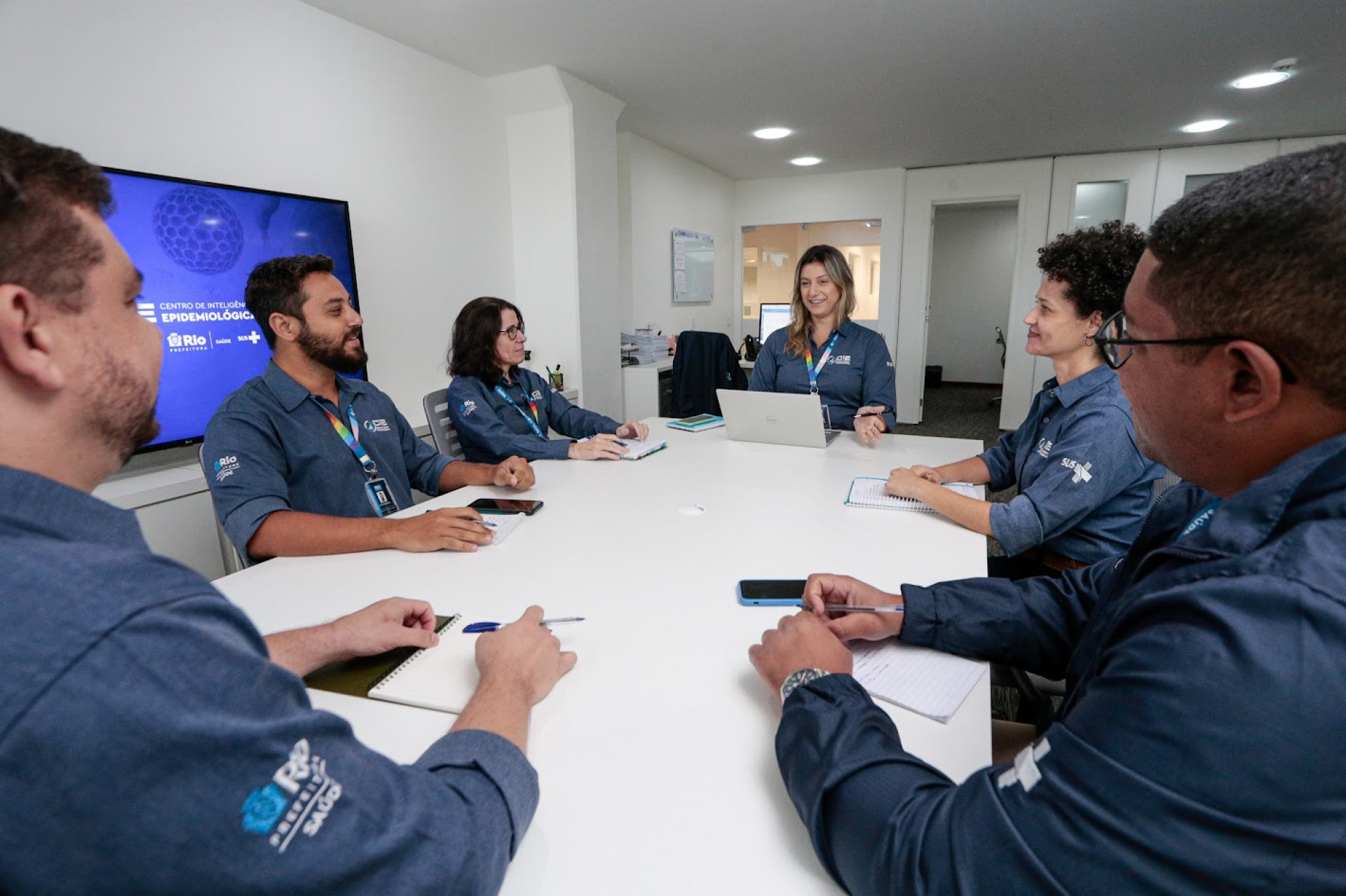 Centro de Inteligência Epidemiológica (CIE) reúne dados da saúde em painéis interativos e públicos - Divulgação/SMS-Rio/Edu Kapps