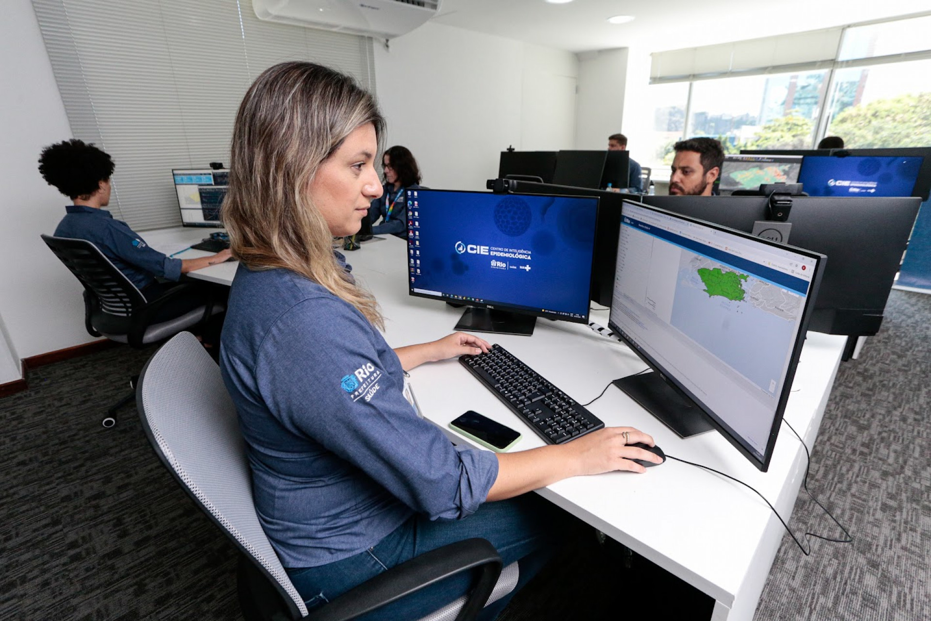 Centro de Inteligência Epidemiológica (CIE) reúne dados da saúde em painéis interativos e públicos - Divulgação/SMS-Rio/Edu Kapps