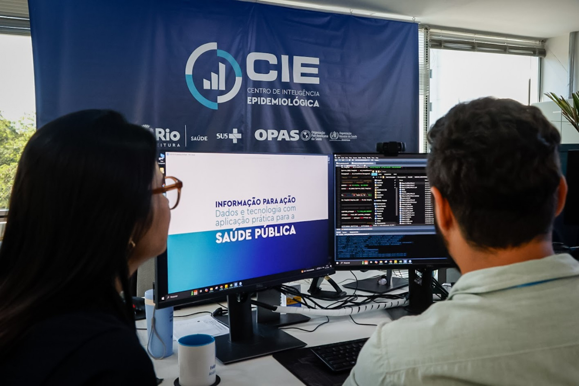 Centro de Inteligência Epidemiológica (CIE) reúne dados da saúde em painéis interativos e públicos - Divulgação/SMS-Rio/Edu Kapps