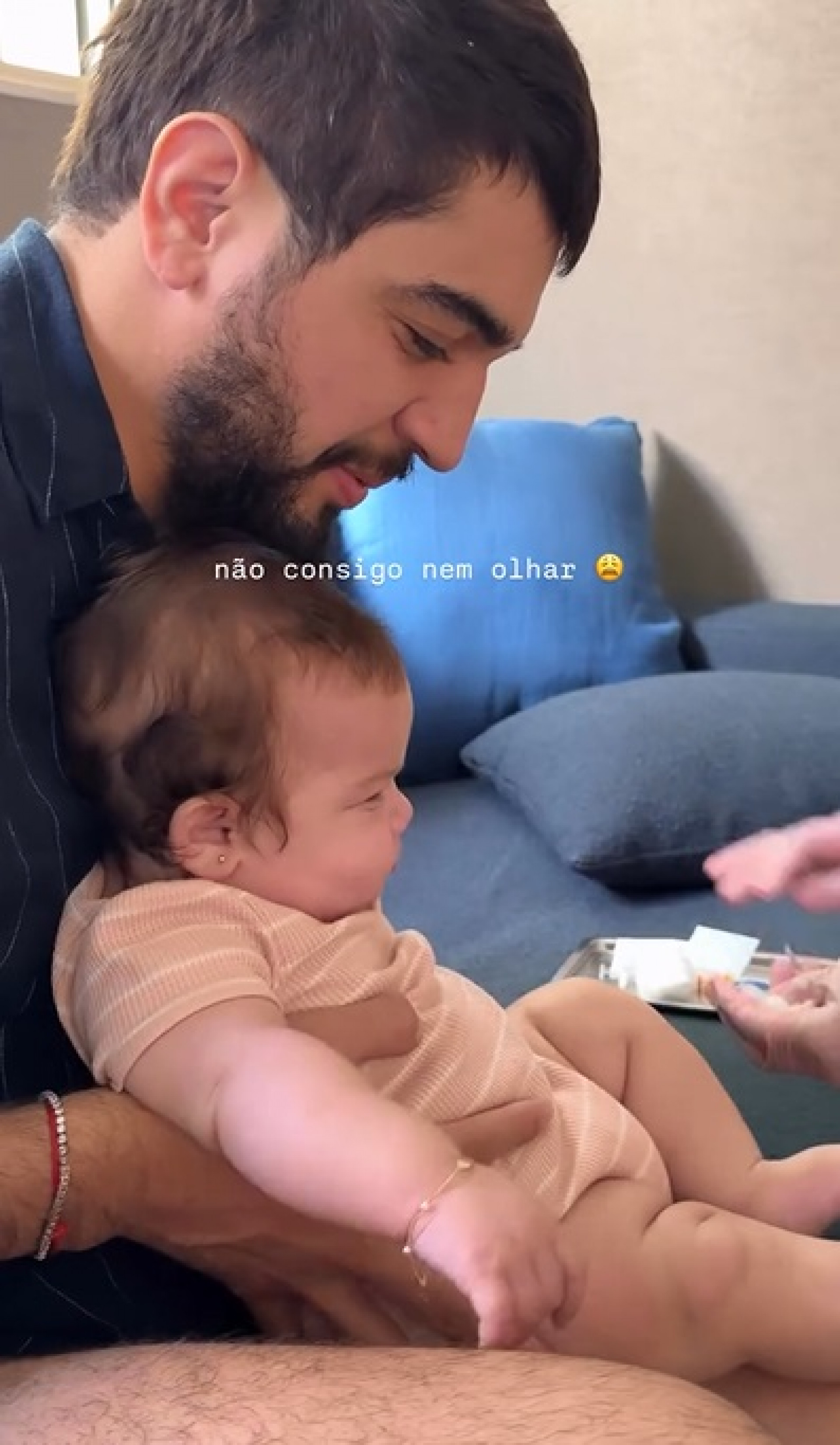 Zuza, filha de Rafa e Nattan, foi vacinada em casa  - Reprodução/Instagram 