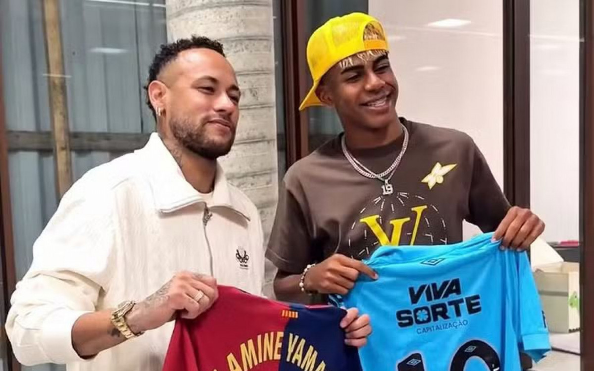 Neymar exalta Lamine Yamal e o compara com Messi: 'É simplesmente irreal'
