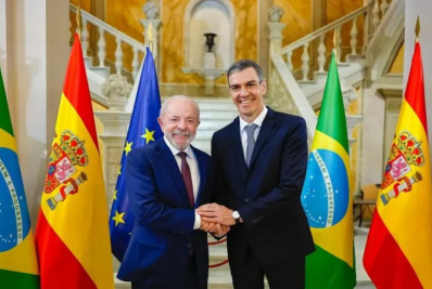 Lula parabeniza Sánchez por proibir que aviões dos EUA saíssem da Espanha para atingir Irã