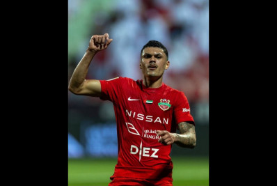 Ex-Flamengo, Mateusão celebra vaga do Shabab Al Ahli nas semis da Champions da Ásia